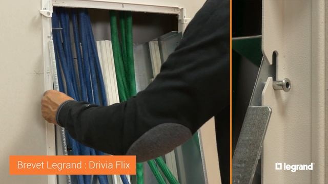 Tableau électrique encastré : comment installer un bac d'encastrement Drivia Legrand ? смотреть онлайн