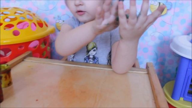 BЛОГ"Рисуем радугу и солнышко"Ульяна рисует птичку..ставим отпечаток ладошки смотреть онлайн