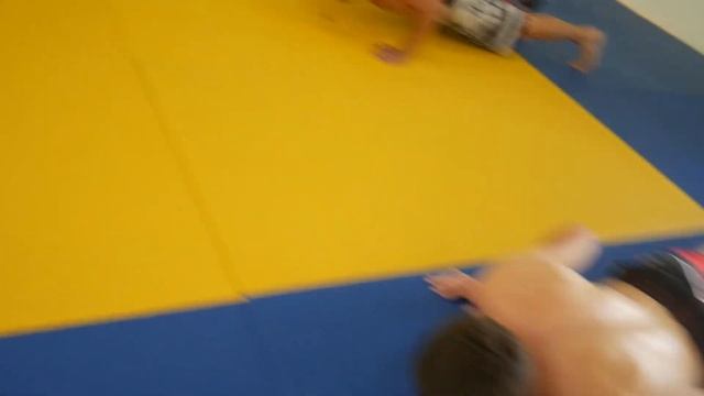 GFC 26. Неделя до боя. У Славы легкая тренировка. У остальных статодинамика по Селуянову. смотреть онлайн
