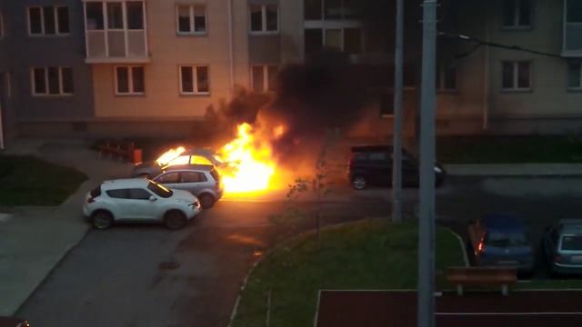 Пожар на Колпинском шоссе 10, в сторону Пушкина смотреть онлайн