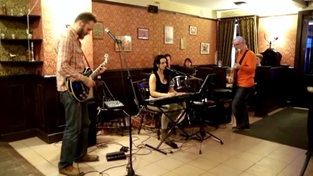 Выступление группы "ТРИП" в Mycroft pub Боровичи смотреть онлайн