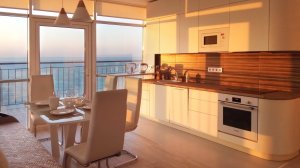 Обзор апартамента "Море и Медведь". Партенит, Прибрежная 7. 
Сайт aPart7.ru.