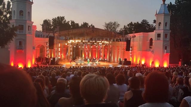 Пелагея - Тихий омут. ВДНХ 2019 смотреть онлайн