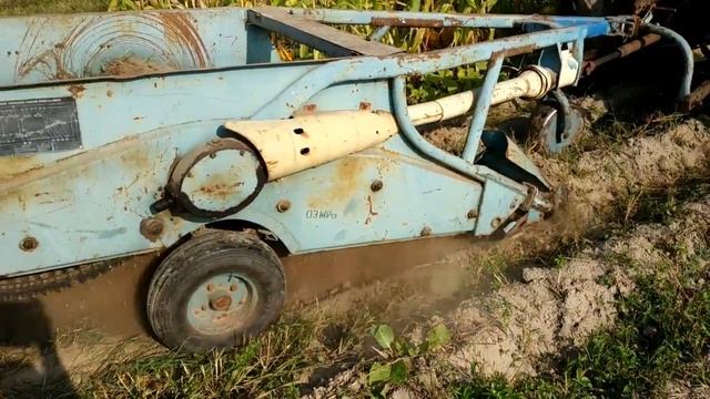 Картофелекопалка двухрядная навесная под Т 40 , МТЗ , ЮМЗ смотреть онлайн