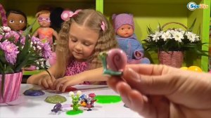 Ярослава открывает Яйца с Сюрпризами. Игрушки для детей. Видео для девочек. Tiki Taki Kids