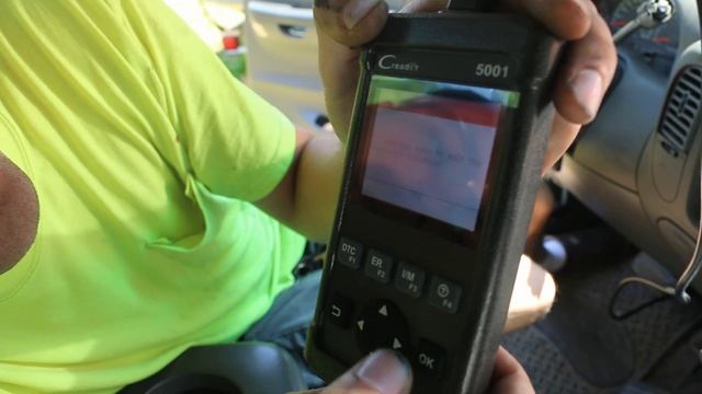 Launch Creader 5001. Better than a "pro" scanner? смотреть онлайн