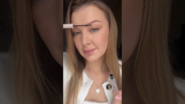 Распаковка самого популярного геля для бровей от Pusy смотреть онлайн