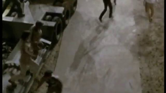 King_Kong_Lives смотреть онлайн