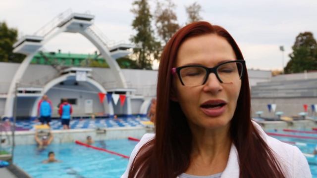 Эвелина Блёданс рассказывает о бассейне под открытым небом «Чайка» смотреть онлайн