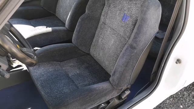 Renault Clio 16V CAT - 6600 € - 140000 km - 1995 смотреть онлайн