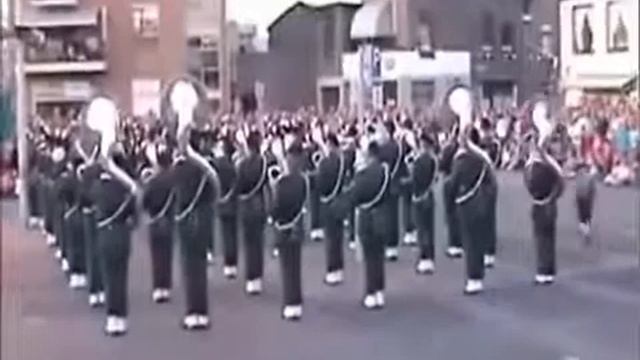 Tubaspieler gegen kleines Kind смотреть онлайн