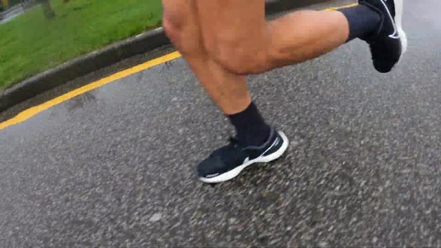 BEST NIKE RUNNING JACKET EVER? | NSRL SERIES | RUNNING IN NIKE ZOOMX INVINCIBLE RUN смотреть онлайн