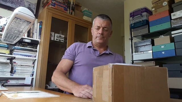 A generous gift arrives! смотреть онлайн