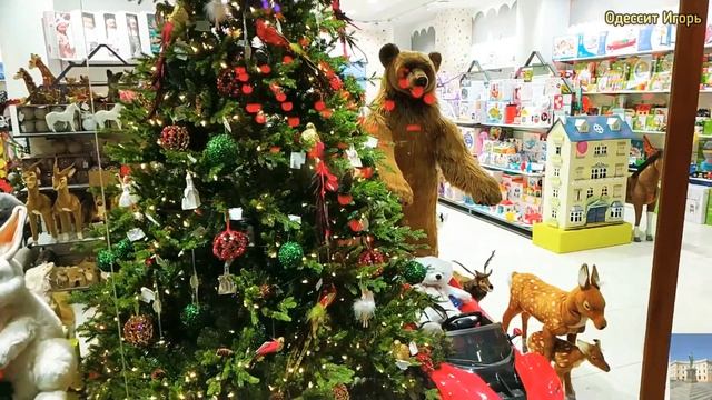 ОДЕССА❗ПРАЗДНИЧНОЕ НАСТРОЕНИЕ В ТОРГОВОМ ЦЕНТРЕ САДЫ ПОБЕДЫ❗#одесса #odessa #новыйгод2022 смотреть онлайн