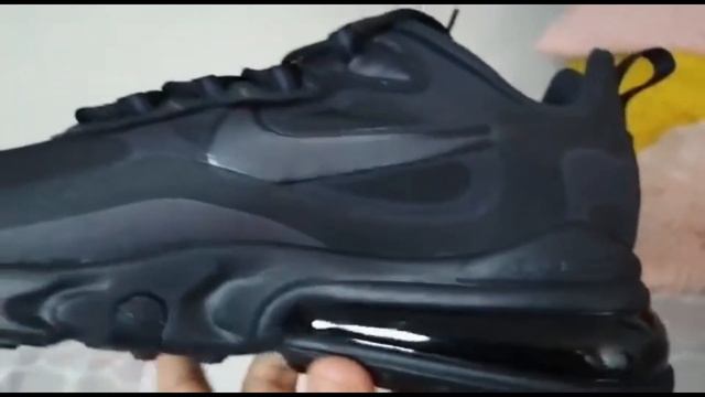 Nike Air Max 270 React Triple Black смотреть онлайн