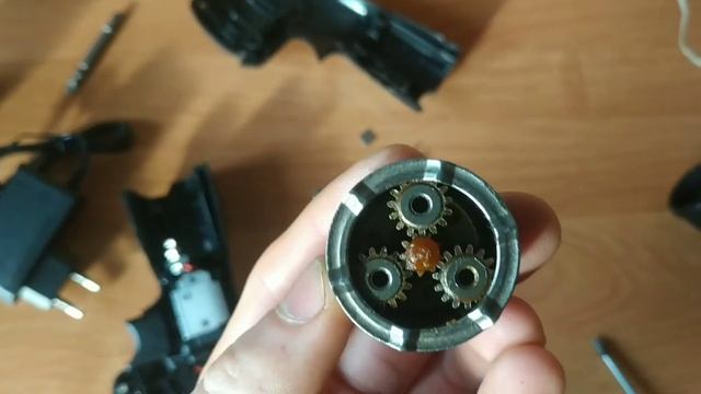 Самый дешёвый шуруповёрт, который что-то может!