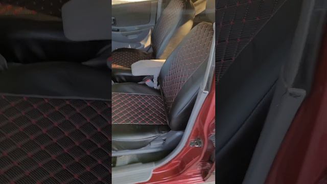 Натянул чехлы на сиденья и установил сзади держатель для телефона на акценте🚘