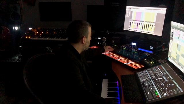 Song and midi lights - MPE Studio session смотреть онлайн