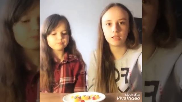 Едим Американские конфеты Sours (кислые фрукты) смотреть онлайн