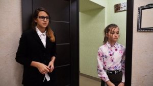УЧИЛКА ПОТЕРЯЛА СОЗНАНИЕ!!!