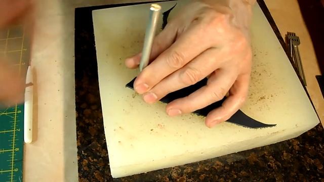 Лучшая подложка для пробойников при работе с кожей. Вырубная плита для пробойников. Убедись сам. смотреть онлайн