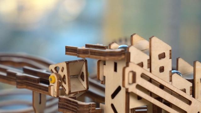 ROKR- Amazing Marble Run Advanture! смотреть онлайн