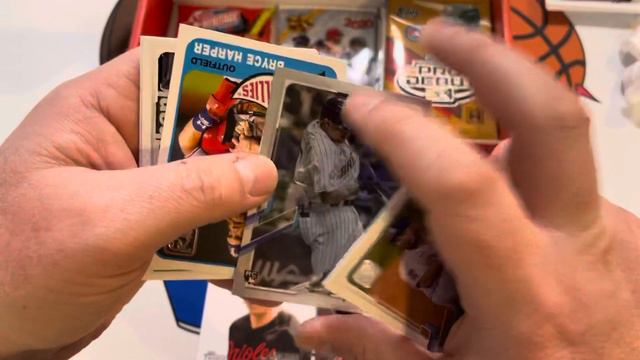 Second February Grand Slam Card Club Baseball Subscription Box смотреть онлайн