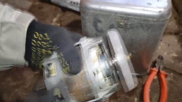 СКОЛЬКО МЕДИ В ХЛЕБОПЕЧКЕ? РАЗБОР СТАРОЙ ТЕХНИКИ. ХЛЕБОПЕЧКА В МЕТАЛЛОЛОМ. КАК ЗАРАБОТАТЬ ДЕНЬГИ смотреть онлайн