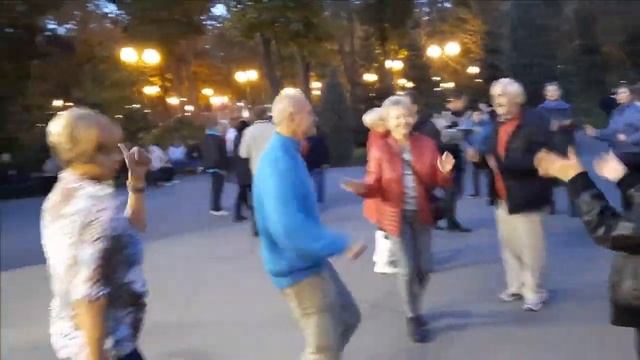 ЛИСТЬЯ ЖЕЛТЫЕ.... смотреть онлайн