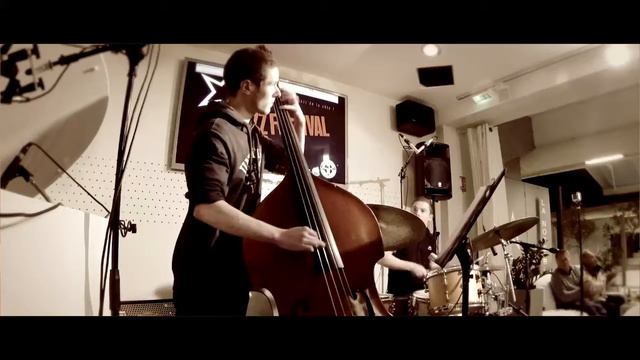 ROBERT PERSI LA NOTE BLEUE (MONACO) 2013 смотреть онлайн