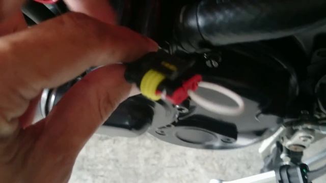 Hypermotard 821 - side switch stand problem смотреть онлайн