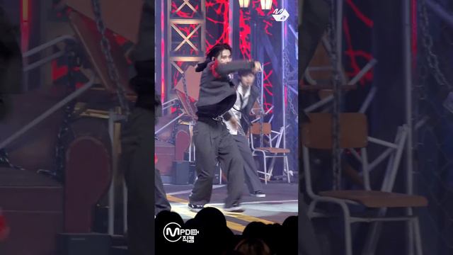 [MPD직캠] 엔하이픈 니키 직캠 4K 'Future Perfect (Pass the MIC)' (ENHYPEN NI-KI FanCam) | @MCOUNTDOWN_2022.7.7 смотреть онлайн