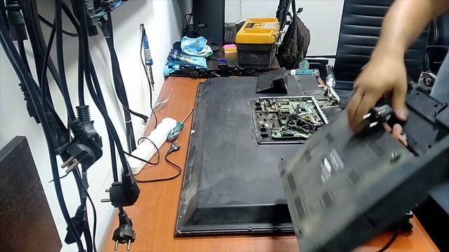 Телевизор перезагружается смотреть онлайн