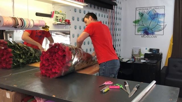 Сборка 51 роза 170 см! Букет гигантских роз! смотреть онлайн