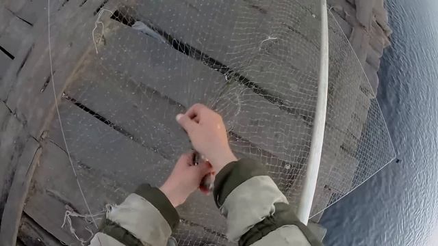 Рыбалка ПАУКОМ-ПОДЬЕМНИКОМ на Сибирской реке! Поймал несколько щук за 15 минут!!! смотреть онлайн