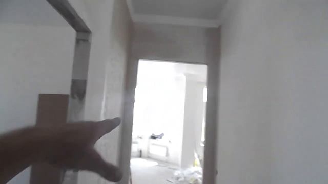 Клеим обои в коридоре. Часть 2. смотреть онлайн