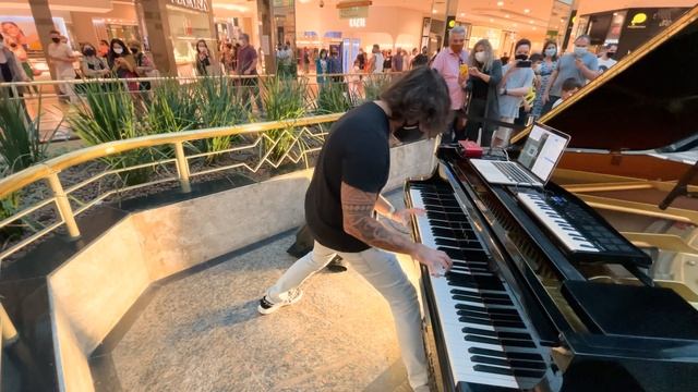 Coldplay Clocks (Piano Shopping Mall) смотреть онлайн