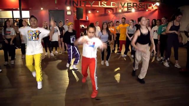 THE GIT UP - BLANCO BROWN | Matt Steffanina Choreography ft. Alyssa's Group смотреть онлайн