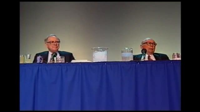 Warren Buffett and Charlie Munger on McDonald's Growth Potential and Food Industry in General смотреть онлайн