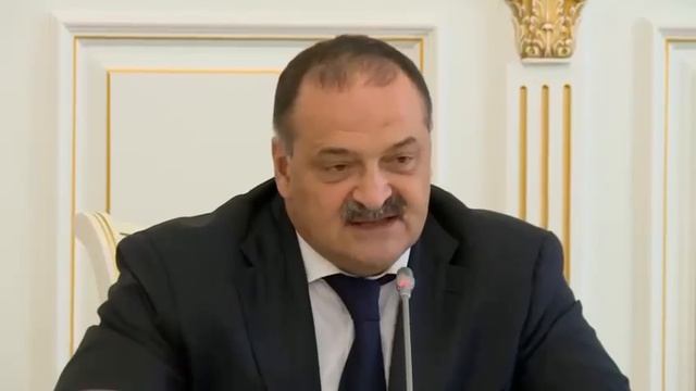 Глава Дагестана устроил разнос чиновникам смотреть онлайн