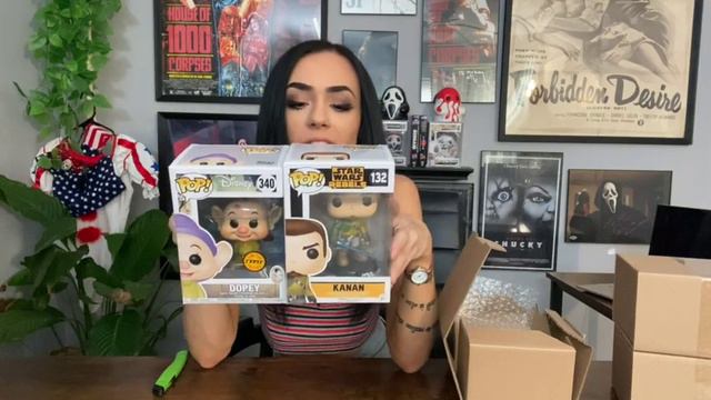 Let's rate these 2 $52 BOOMLOOT Mystery Boxes! смотреть онлайн