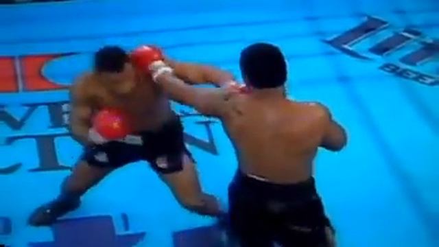 Майк Тайсон первый рекорд и первый молодой чемпион в 1986 22 ноября самый молодой чемпион.#boks смотреть онлайн