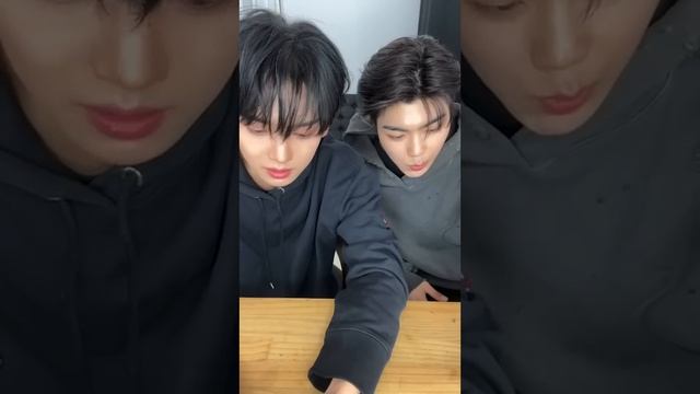 [CC] 231025 LIVE FULL/ZEROBASEONE/ZB1/제로베이스원/한유진 박건욱 라이브 방송 HanYujin, Gunwook subtitle_translation смотреть онлайн