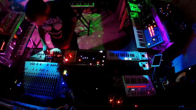 Dr. VHiBEZ - "Neon Reflections" смотреть онлайн