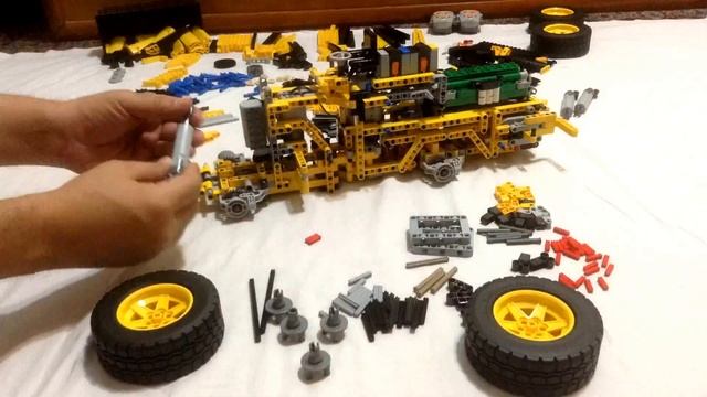 Lego Set 42030 RC Volvo L350F Wheel loader Time-Lapse assembly/Speed Building смотреть онлайн