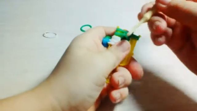 Спрайт из резинок на рогатке без станка смотреть онлайн