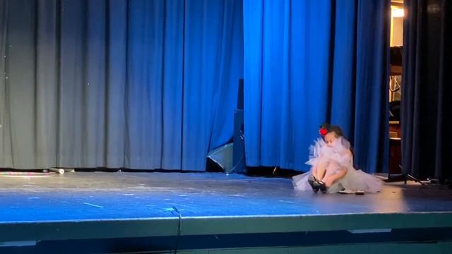 6 Year Old Sierra Dancing to Olaf's When I'm Older Tap and Ballet смотреть онлайн