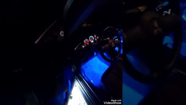 Установка RGB ленты по торпедо и дверям, управление цветом через мобильное приложение смотреть онлайн
