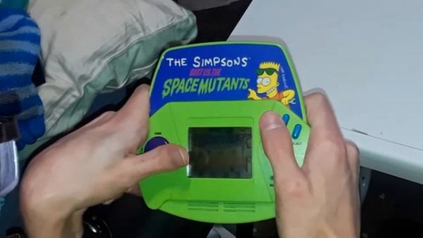 The Simpsons Bart vs  The Space Mutants Acclaim Handheld LCD Game