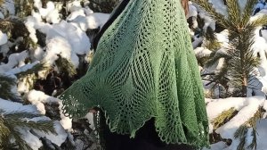 Шаль "Малахитовая роскошь"// как связать шаль спицами